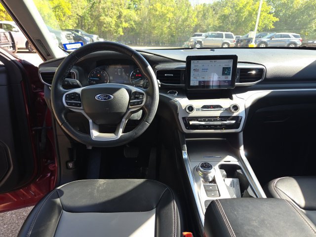 Used 2022 Ford Explorer XLT w/ Equipment Group 202A RWD image 7