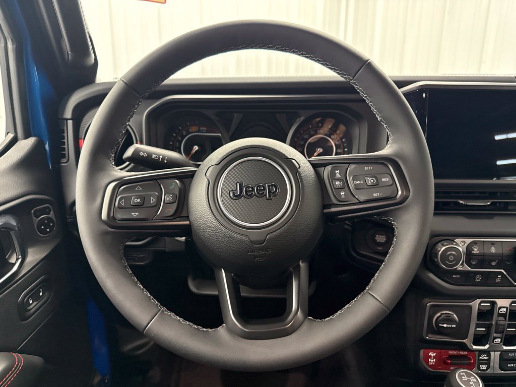 Used 2025 Jeep Wrangler Unlimited Rubicon AWD/4WD image 15