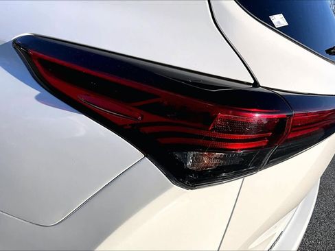 Used 2021 Toyota Highlander XLE image 28