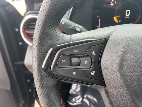 Used 2025 Chevrolet Trax RS w/ Driver Confidence Package image 17