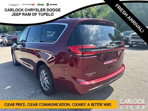 Used 2022 Chrysler Pacifica Touring FWD image 9