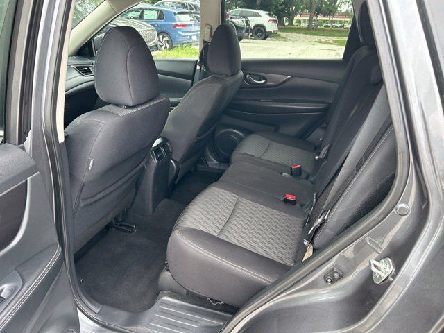 Used 2019 Nissan Rogue SV w/ Premium Package FWD image 6