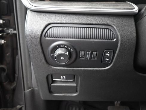Used 2024 Jeep Wagoneer Series II w/ Flexible Seating Group RWD image 14