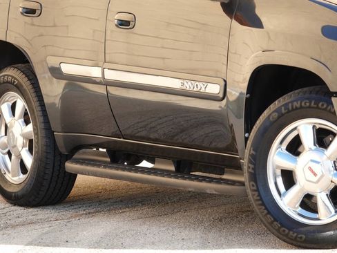 Used 2004 GMC Envoy SLT image 37
