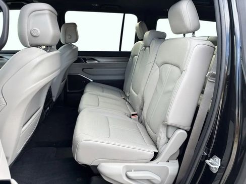 New 2026 Jeep Grand Wagoneer L 4WD w/ Premium Group I image 25