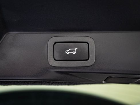 Used 2018 Land Rover Range Rover Sport Supercharged image 17