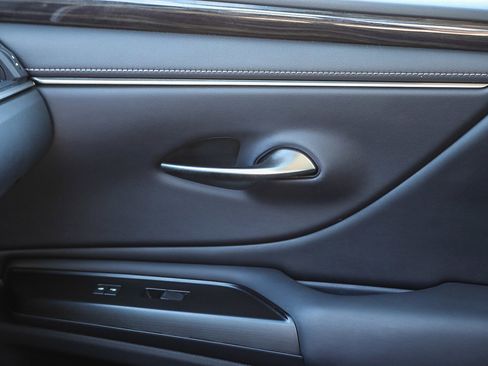 Used 2019 Lexus ES 350 w/ Premium Package image 21