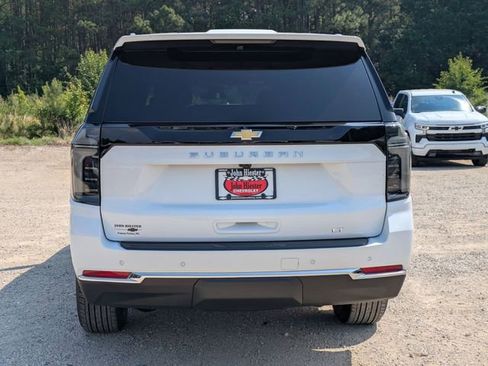 New 2026 Chevrolet Suburban LT w/ Comfort Package AWD/4WD image 3