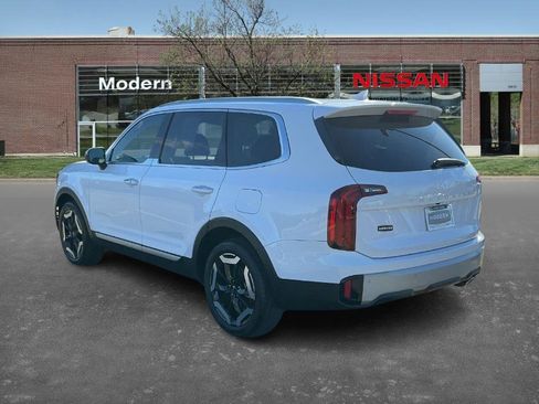 Used 2023 Kia Telluride S w/ S Sunroof Package image 2