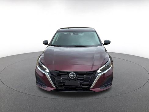 Used 2025 Nissan Altima 2.5 SV FWD image 4