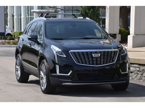 Used 2025 Cadillac XT5 Premium Luxury w/ LPO, Floor Liner Package image 2