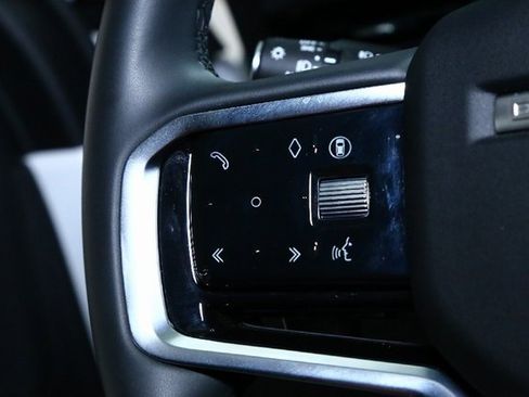 Used 2025 Land Rover Discovery Sport S image 23