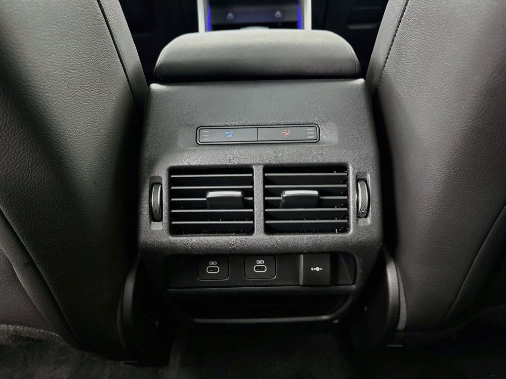 Certified 2025 Land Rover Discovery Sport Dynamic SE AWD/4WD image 26