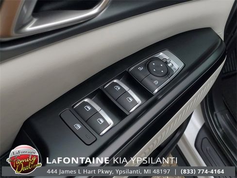 Certified 2023 Kia Carnival LX image 13