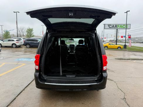 Used 2018 Dodge Grand Caravan GT FWD image 11