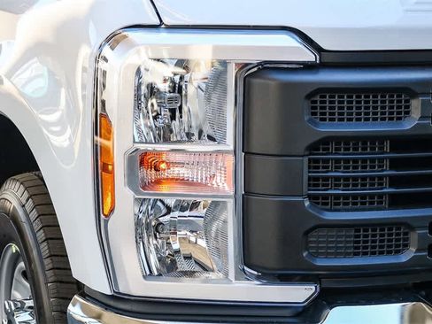 New 2026 Ford F250 XL w/ XL Chrome Package image 4