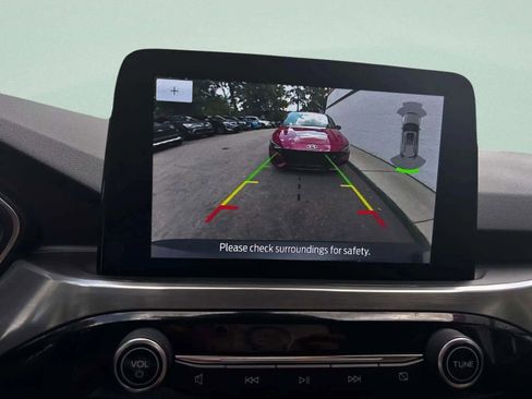 Used 2022 Ford Escape Titanium w/ Class II Trailer Tow Package image 32