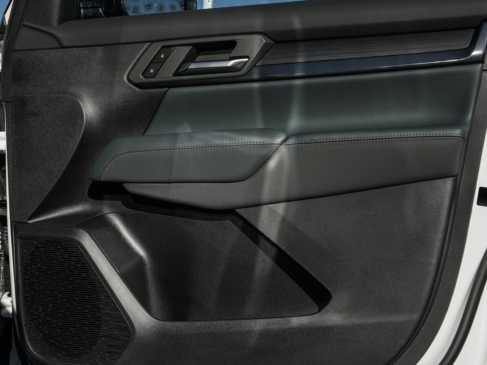 New 2027 GMC Terrain AT4 w/ Convenience Package III AWD/4WD image 10