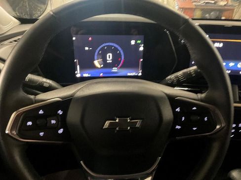 Used 2024 Chevrolet Trax ACTIV w/ Sunroof Package image 28