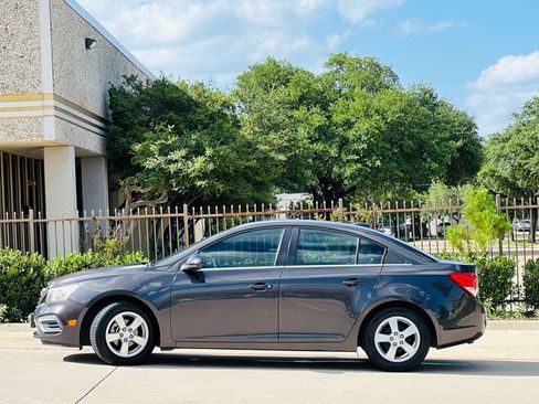 Used 2016 Chevrolet Cruze LT FWD image 5