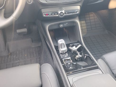 New 2026 Volvo XC40 B5 Ultra w/ Climate Package image 22