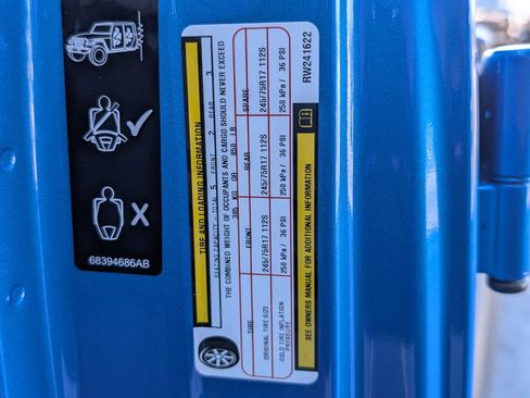 Used 2024 Jeep Wrangler Sport S image 39