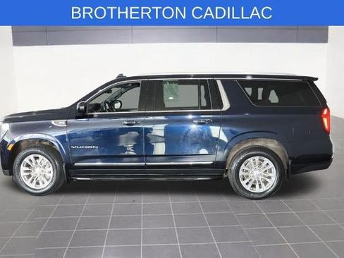 Used 2023 GMC Yukon XL SLT AWD/4WD image 2