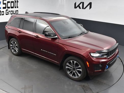Used 2024 Jeep Grand Cherokee Overland AWD/4WD image 15