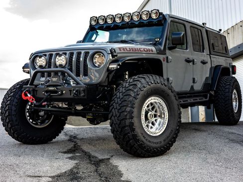 Used 2023 Jeep Gladiator Rubicon w/ Cold Weather Group image 18