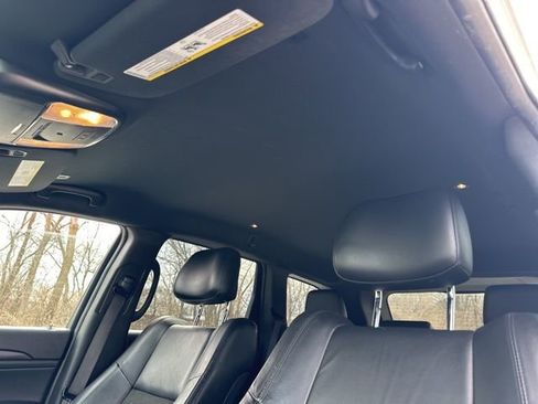 Used 2020 Jeep Grand Cherokee Altitude image 30