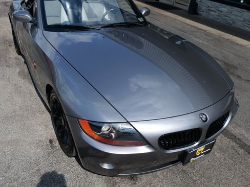 Used 2004 BMW Z4 2.5i image 70