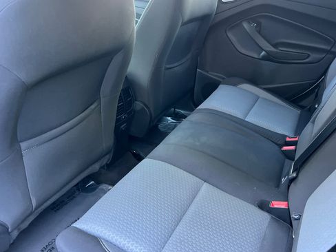 Used 2019 Ford Escape SE image 4