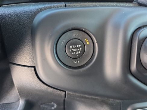 Used 2019 Jeep Wrangler Unlimited Sahara w/ Uconnect 4C Nav & Sound Group image 20