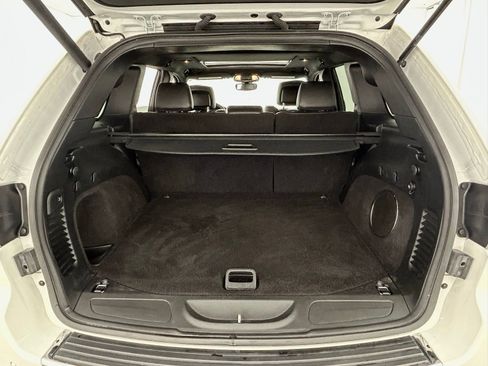 Used 2020 Jeep Grand Cherokee Limited w/ Luxury Group II AWD/4WD image 37