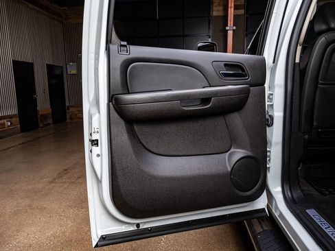 Used 2014 Chevrolet Silverado 2500 LTZ w/ LTZ Plus Package image 35