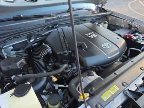 Used 2013 Toyota Tacoma PreRunner w/ SR5 Pkg image 25