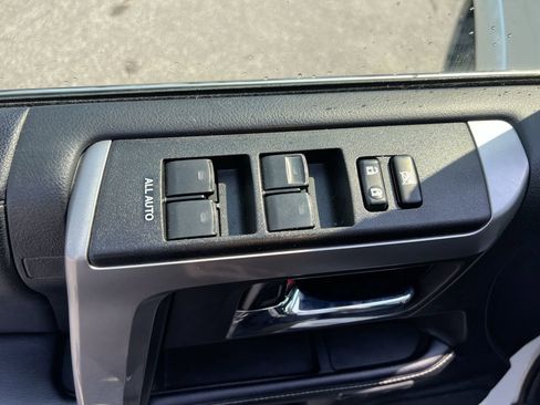 Used 2022 Toyota 4Runner Limited AWD/4WD image 15