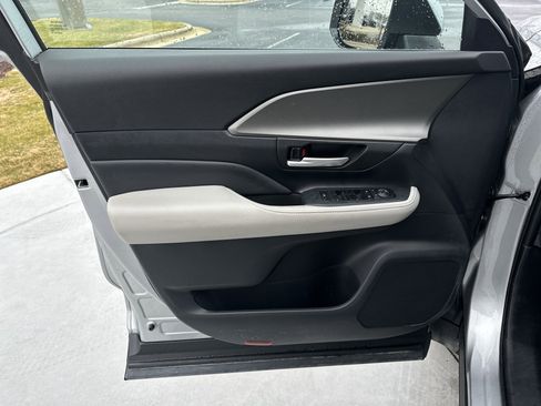 Certified 2025 Toyota Grand Highlander FWD image 14