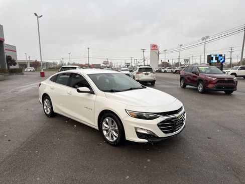 Used 2024 Chevrolet Malibu LT image 2