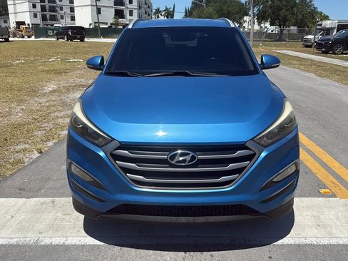 Used 2017 Hyundai Tucson SE Plus FWD image 2