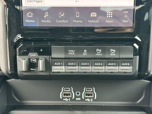 New 2026 RAM 2500 Big Horn AWD/4WD image 17