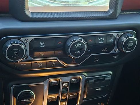 Used 2019 Jeep Wrangler Unlimited Rubicon image 19