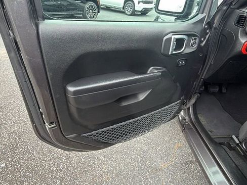 Used 2023 Jeep Wrangler Sport S image 11