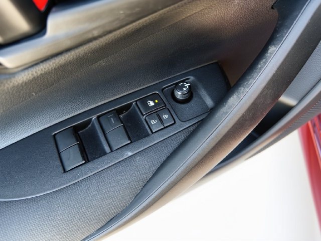 Used 2022 Toyota Corolla LE FWD image 14
