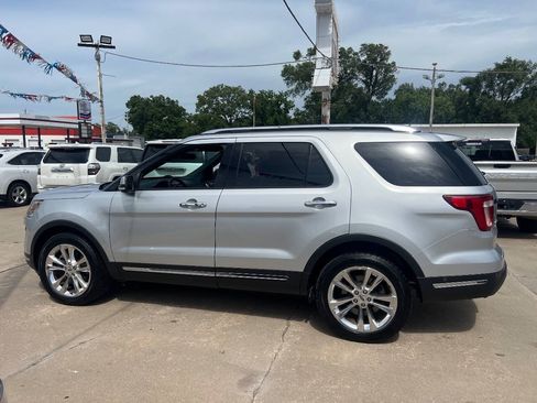 Used 2018 Ford Explorer Limited w/ Equipment Group 301A AWD/4WD image 8