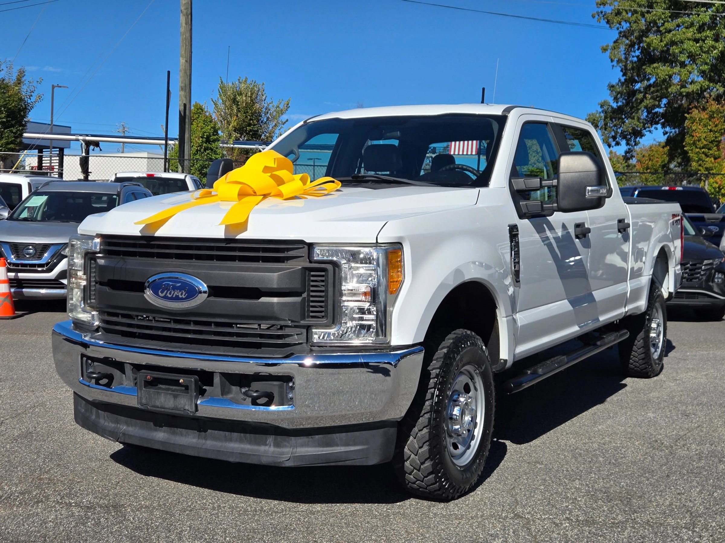 Used 2017 Ford F250 XL w/ Power Equipment Group AWD/4WD image 3