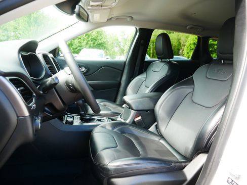 Used 2022 Jeep Cherokee Latitude Lux w/ Mopar Interior Package AWD/4WD image 34