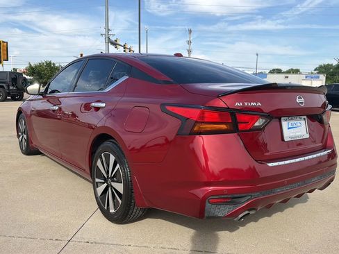 Used 2020 Nissan Altima 2.5 SL FWD image 13