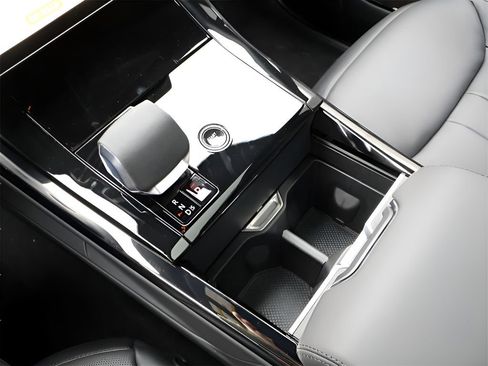 Used 2025 Land Rover Range Rover Sport Dynamic SE image 31