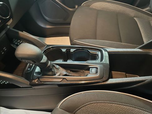 Used 2025 Chevrolet TrailBlazer LT image 14